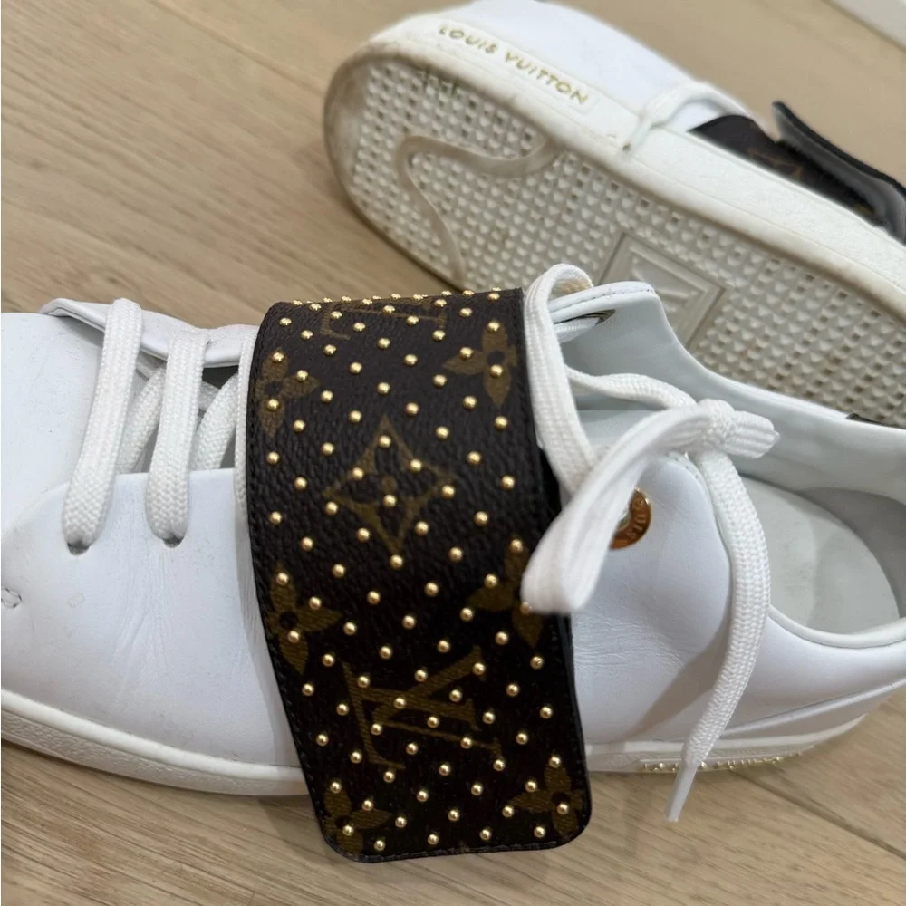 Louis Vuitton White and Brown Sneakers Sleek Minimalist Design - Picture 2 of 8